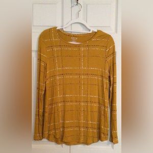 NWT Apt 9. Essential Crewneck Long Sleeve Tee